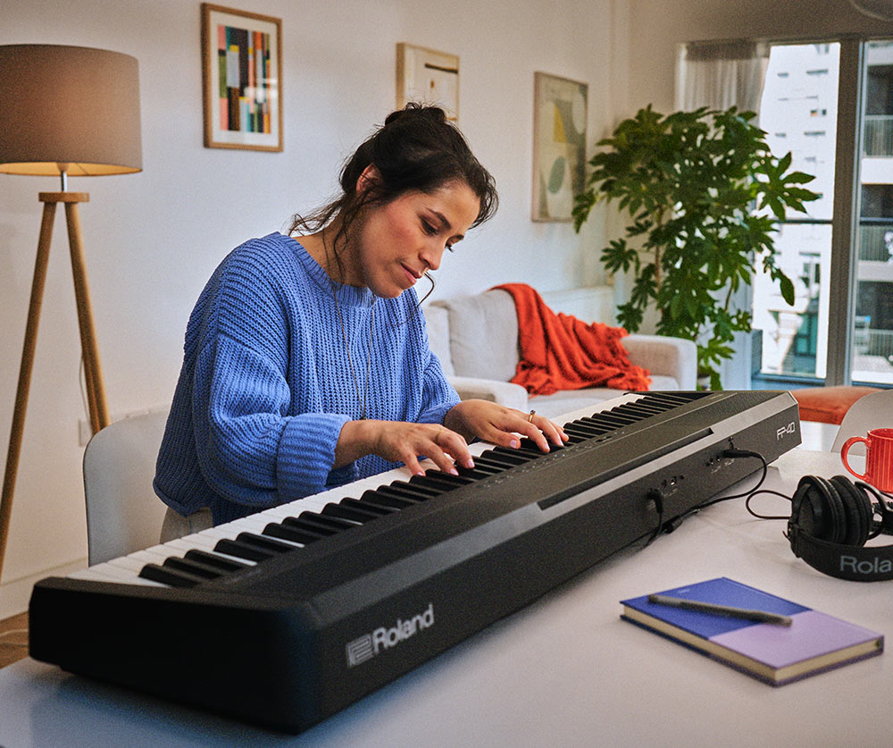 <b>Roland FP-40 Black Piano Digital Portátil com WI-FI nova app PIANO SPHERE NEW!</b>